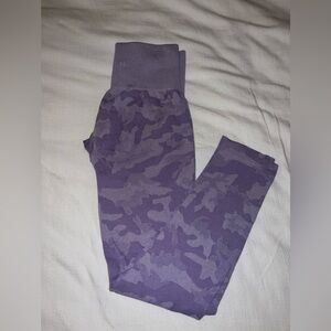 Purple camo NVGTN leggings💜